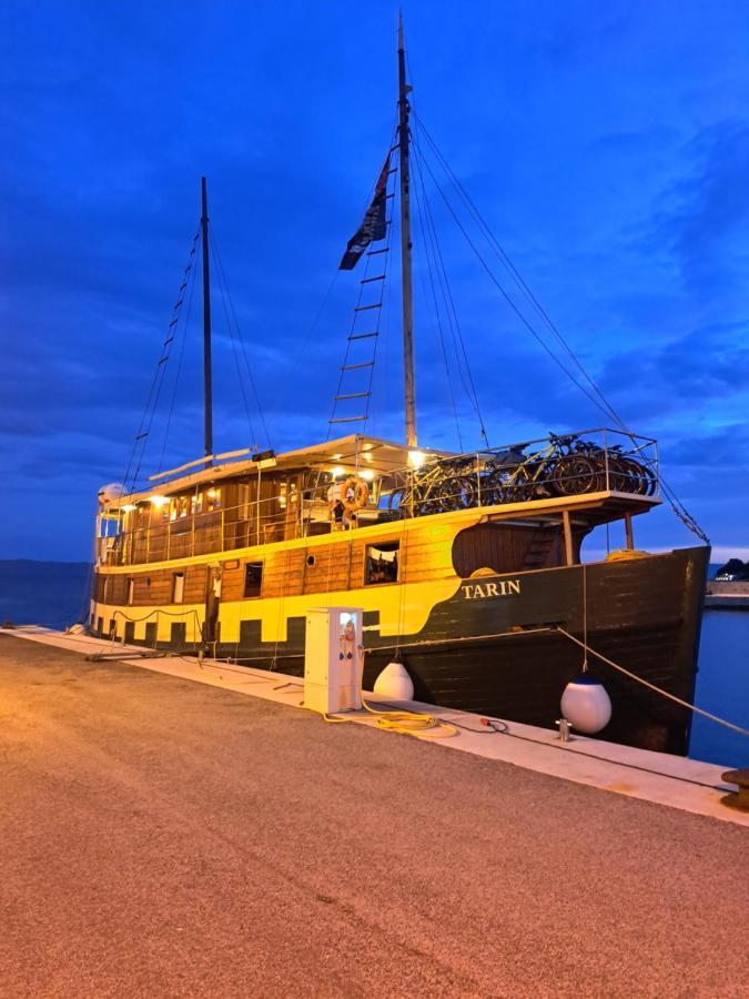 Boat & Breakfast Hotel Umag Exterior photo